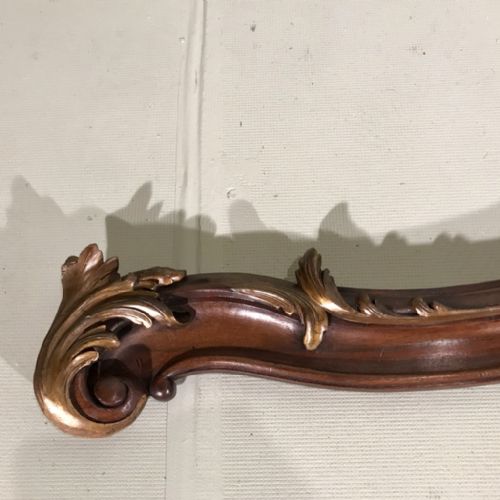 PAIR OF FRENCH LOUIS XV STYLE WALNUT AND GILT PELMETS - ADDITIONAL PHOTO 4