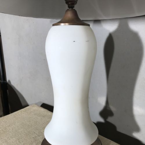 PAIR OF ART DECO TABLE LAMPS IN FROSTED GLASS - ADDITIONAL PHOTO 4
