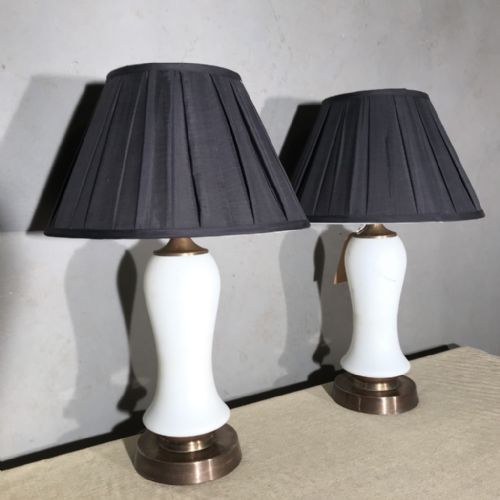 PAIR OF ART DECO TABLE LAMPS IN FROSTED GLASS - ADDITIONAL PHOTO 5