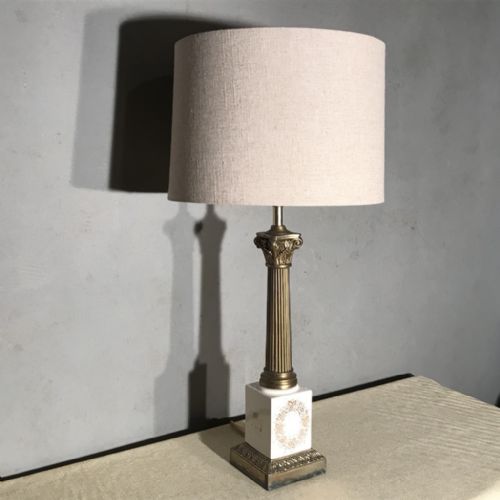 SINGLE CORINTHIAN COLUMN LAMP WITH CERAMIC AND GILT RELIEF BASE - ADDITIONAL PHOTO 3