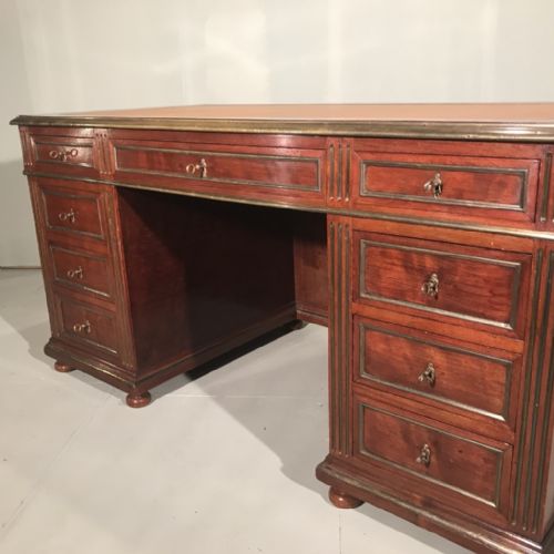 EXCEPTIONAL LARGE FRENCH DESK WITH SLIDES - ADDITIONAL PHOTO 3