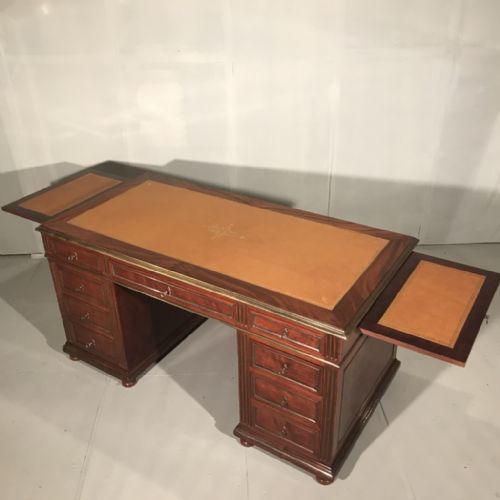 EXCEPTIONAL LARGE FRENCH DESK WITH SLIDES - ADDITIONAL PHOTO 5