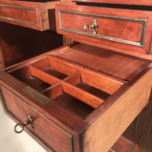 EXCEPTIONAL LARGE FRENCH DESK WITH SLIDES - ADDITIONAL PHOTO 8
