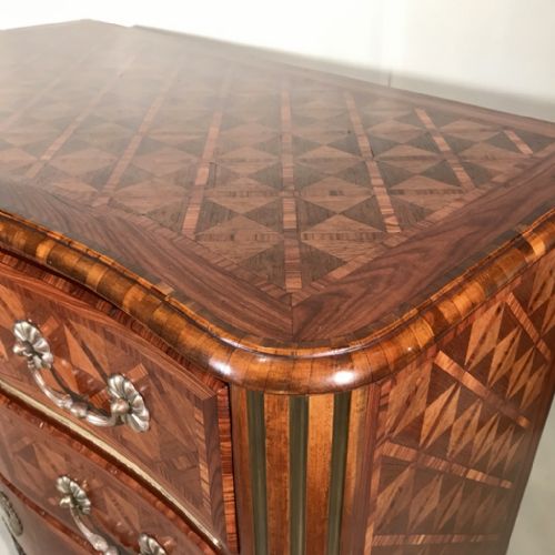 FRENCH KINGWOOD PARQUETRY SERPENTINE COMMODE CHEST OF DRAWERS - ADDITIONAL PHOTO 4