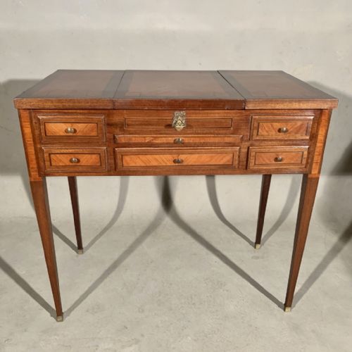 FRENCH DRESSING TABLE WITH LIFT MIRROR - ADDITIONAL PHOTO 3