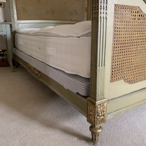 5' KINGSIZE FRENCH PAINT AND GILT CANE BED - ADDITIONAL PHOTO 8