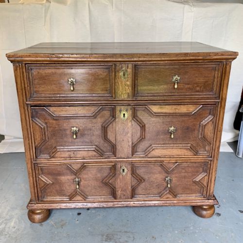 17TH CENTURY OAK GEOMETRIC CHEST OF DRAWERS - ADDITIONAL PHOTO 1