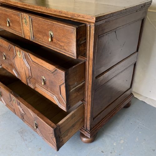 17TH CENTURY OAK GEOMETRIC CHEST OF DRAWERS - ADDITIONAL PHOTO 2