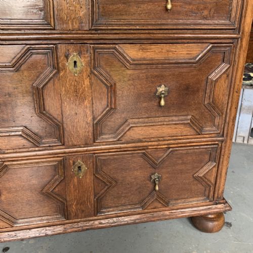 17TH CENTURY OAK GEOMETRIC CHEST OF DRAWERS - ADDITIONAL PHOTO 5