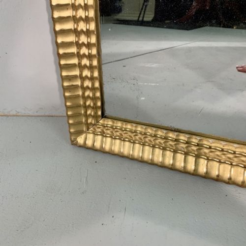 VERY PRETTY SMALL RIBBED FRENCH GILT MIRROR - ADDITIONAL PHOTO 1