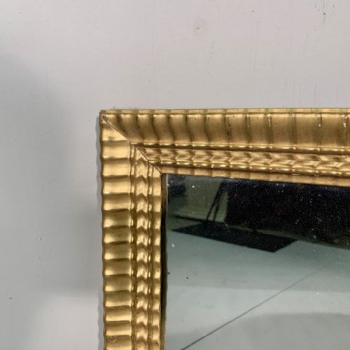 VERY PRETTY SMALL RIBBED FRENCH GILT MIRROR - ADDITIONAL PHOTO 5