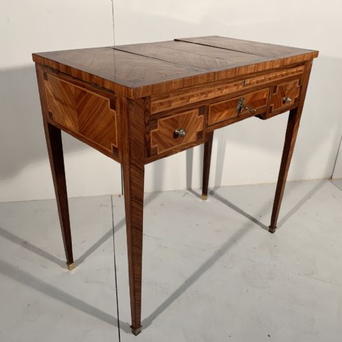 FRENCH DRESSING TABLE WITH HINGED MIRROR TOP - ADDITIONAL PHOTO 3