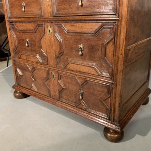 C17TH OAK GEOMETRIC CHEST OF DRAWERS - ADDITIONAL PHOTO 3