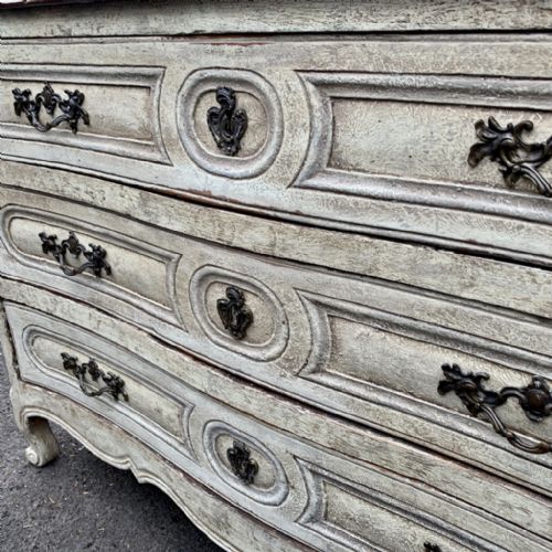 C18TH FRENCH OAK SERPENTINE PAINTED COMMODE CHEST OF DRAWERS - ADDITIONAL PHOTO 5