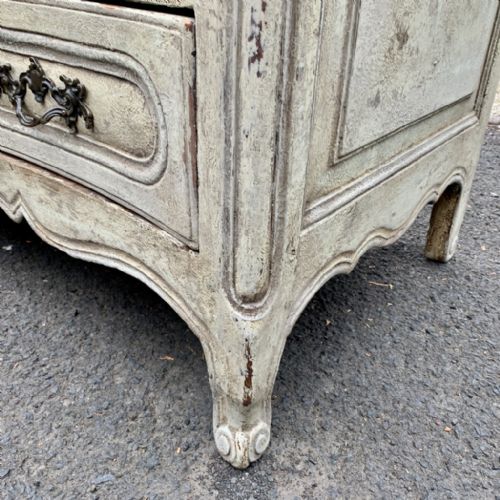 C18TH FRENCH OAK SERPENTINE PAINTED COMMODE CHEST OF DRAWERS - ADDITIONAL PHOTO 6