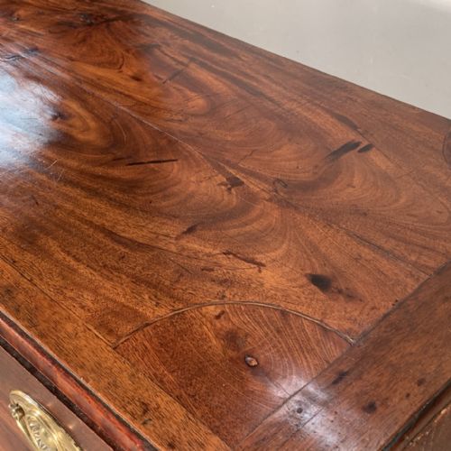 SMALL SIZE GEORGIAN CHEST OF DRAWERS - ADDITIONAL PHOTO 4