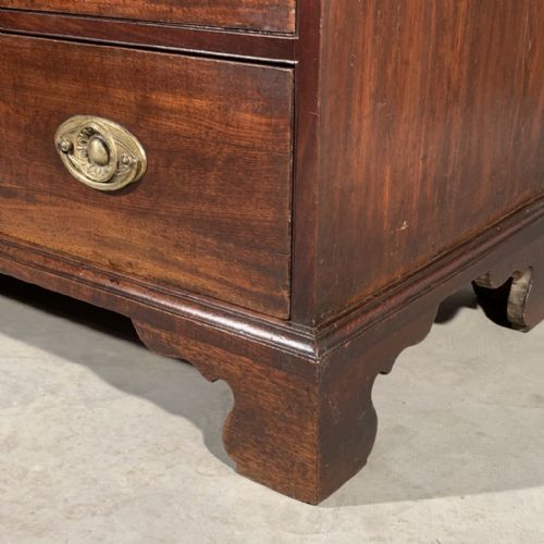 SMALL SIZE GEORGIAN CHEST OF DRAWERS - ADDITIONAL PHOTO 6