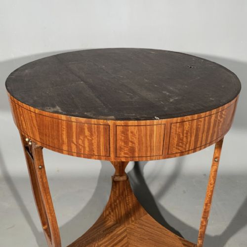 FINE QUALITY FRENCH SATINWOOD PEDAL LYRE CENTRE TABLE - ADDITIONAL PHOTO 8