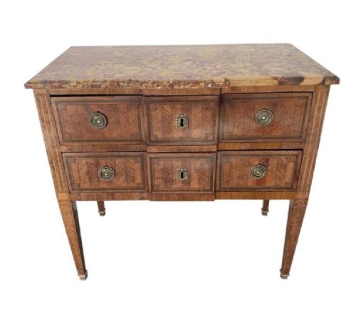 early c19th french 34 size commode chest of drawers - CATEGORY: ANTIQUE FURNITURE - DATED 19TH CENTURY