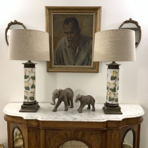PAIR OF WHITE GLASS AND GILDED LAMPS RE WIRED - ADDITIONAL PHOTO 7