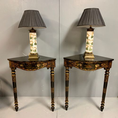PAIR OF C19TH CONTINENTAL PAINTED CORNER CONSOLE TABLES - ADDITIONAL PHOTO 2
