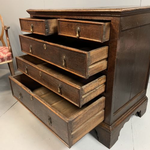 C17TH ENGLISH OAK CHEST OF DRAWERS - ADDITIONAL PHOTO 8