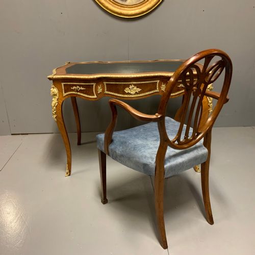 VERY FINE QUALITY FRENCH BUREAU PLAT WRITING TABLE 113CM WIDE - ADDITIONAL PHOTO 3