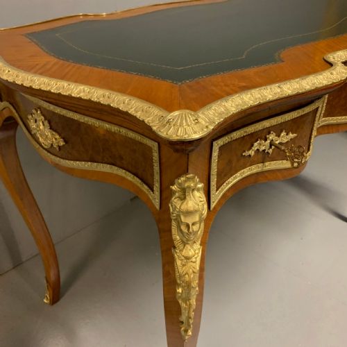 VERY FINE QUALITY FRENCH BUREAU PLAT WRITING TABLE 113CM WIDE - ADDITIONAL PHOTO 5