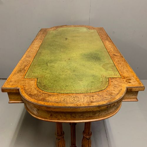 19TH CENTURY BURR WALNUT AMBOYNA WRITING TABLE WITH SAGE LEATHER - ADDITIONAL PHOTO 6