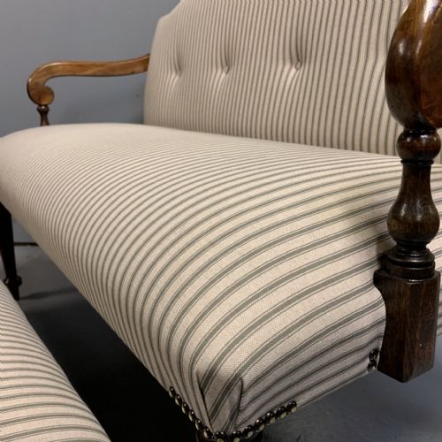 REGENCY 2 SEATER WINDOW SEAT WITH MATCHING STOOL - ADDITIONAL PHOTO 10