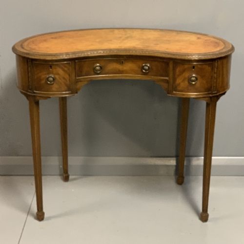 edwardian kidney shape dressing table - CATEGORY: ANTIQUE DRESSING TABLES - DATED 1900