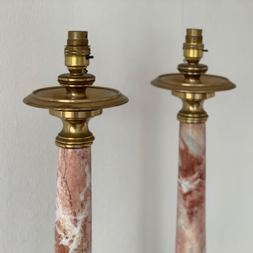 PAIR OF ROUGE MARBLE AND BRASS TABLE LAMPS - ADDITIONAL PHOTO 1
