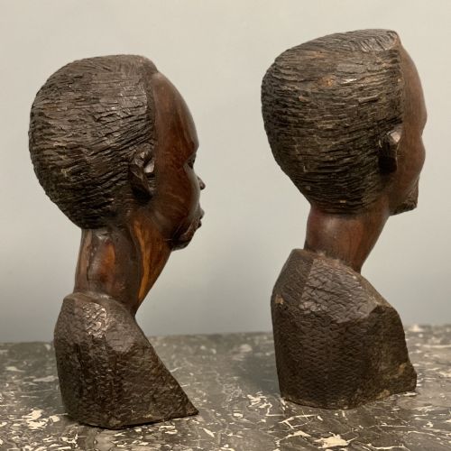 PAIR OF AFRICAN CARVED HARDWOOD BUSTS - ADDITIONAL PHOTO 1