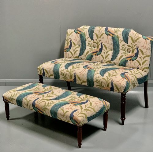 regency window seat and footstool in peacock fabric - CATEGORY: ANTIQUE FURNITURE - DATED REGENCY
