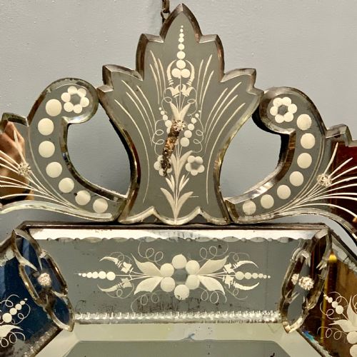 19TH CENTURY VENETIAN CUT AND ETCHED MIRROR - ADDITIONAL PHOTO 4