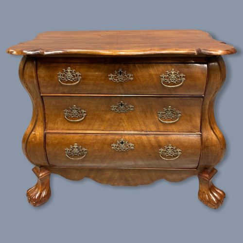19th century dutch walnut chest of drawers - CATEGORY: ANTIQUE CHEST OF DRAWERS - DATED 19TH CENTURY