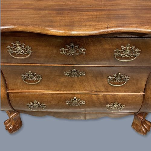 19TH CENTURY DUTCH WALNUT CHEST OF DRAWERS - ADDITIONAL PHOTO 1