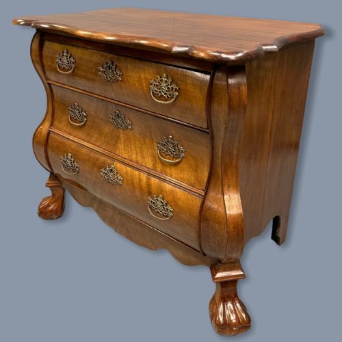 19TH CENTURY DUTCH WALNUT CHEST OF DRAWERS - ADDITIONAL PHOTO 2