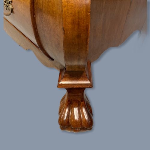 19TH CENTURY DUTCH WALNUT CHEST OF DRAWERS - ADDITIONAL PHOTO 3