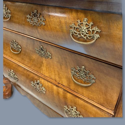 19TH CENTURY DUTCH WALNUT CHEST OF DRAWERS - ADDITIONAL PHOTO 6