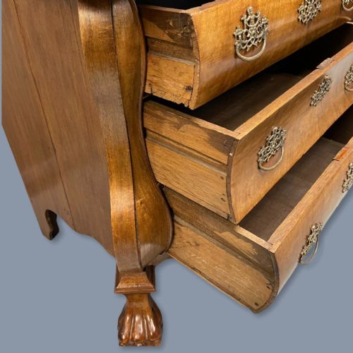 19TH CENTURY DUTCH WALNUT CHEST OF DRAWERS - ADDITIONAL PHOTO 7