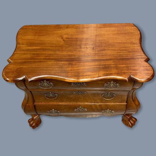 19TH CENTURY DUTCH WALNUT CHEST OF DRAWERS - ADDITIONAL PHOTO 8