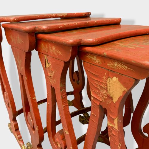 CRUSTY NEST OF 4 CHINESE RED LACQUERED TABLES - ADDITIONAL PHOTO 6