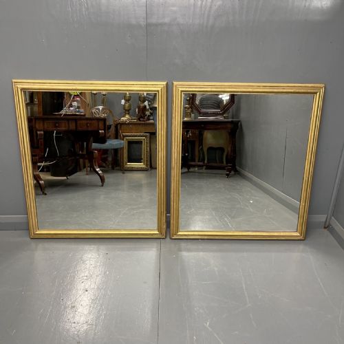 PAIR OF ALMOST SQUARE ENGLISH GILT MIRRORS - ADDITIONAL PHOTO 1