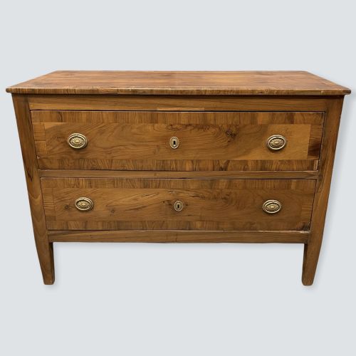 18TH CENTURY ITALIAN WALNUT TWO DRAWER COMMODE - ADDITIONAL PHOTO 1