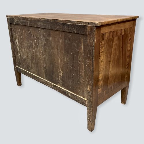 18TH CENTURY ITALIAN WALNUT TWO DRAWER COMMODE - ADDITIONAL PHOTO 11