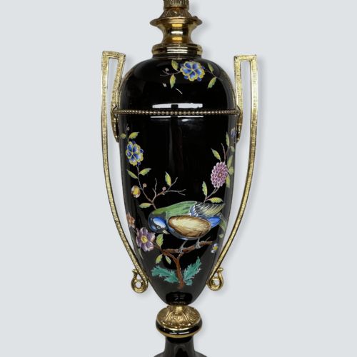 PAIR OF ITALIAN ENAMELLED PORCELAIN TABLE LAMPS - ADDITIONAL PHOTO 2