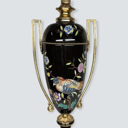 PAIR OF ITALIAN ENAMELLED PORCELAIN TABLE LAMPS - ADDITIONAL PHOTO 3