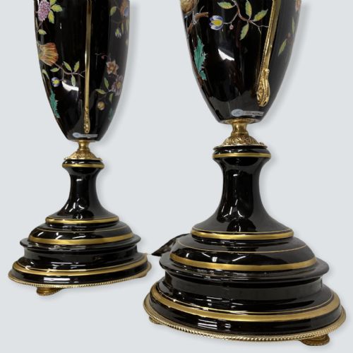 PAIR OF ITALIAN ENAMELLED PORCELAIN TABLE LAMPS - ADDITIONAL PHOTO 7