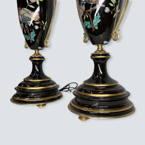 PAIR OF ITALIAN ENAMELLED PORCELAIN TABLE LAMPS - ADDITIONAL PHOTO 8